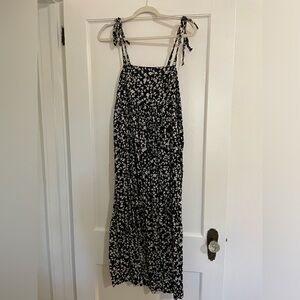 Old Navy Black and White Floral Dress